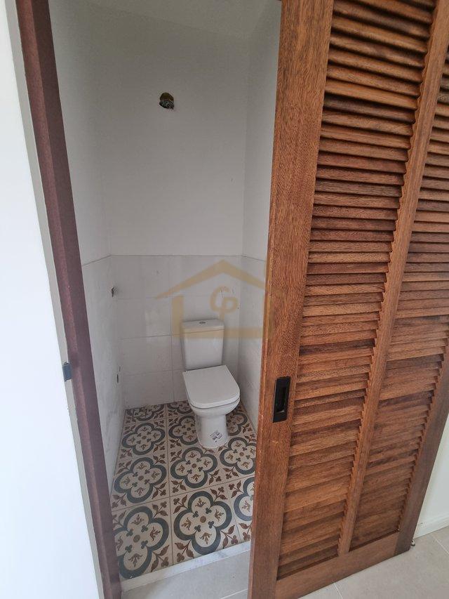Casa na região Granja Viana, *Térrea , 3 suítes, 4 vagas Alameda Lírios do Vale Cotia - 