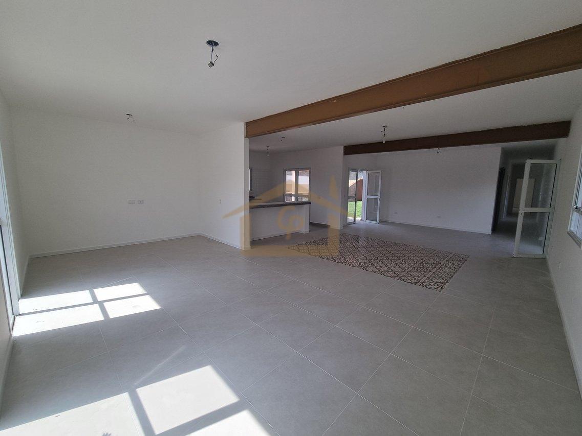 Casa na região Granja Viana, *Térrea , 3 suítes, 4 vagas Alameda Lírios do Vale Cotia - 