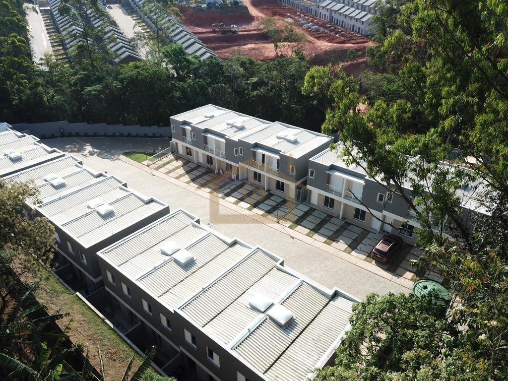 Pronto! Morada Verde! Residencial com 36 casas, 3 quartos, 2 vagas Rua dos Engenheiros Cotia - 