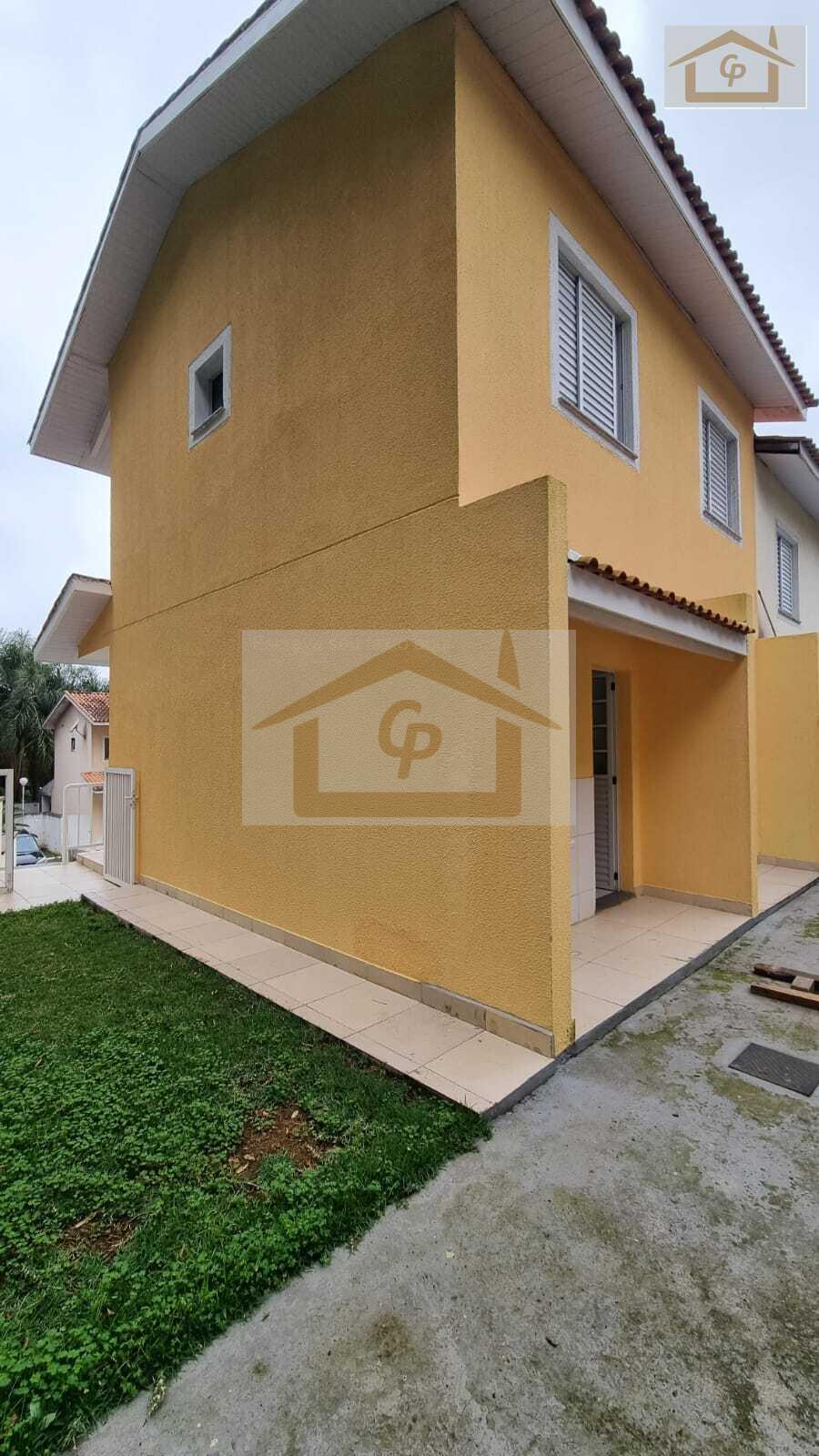 Casa com corredor lateral, 3 quartos sendo um su&iacute;te, 2 vagas Estrada do Capuava Cotia - 