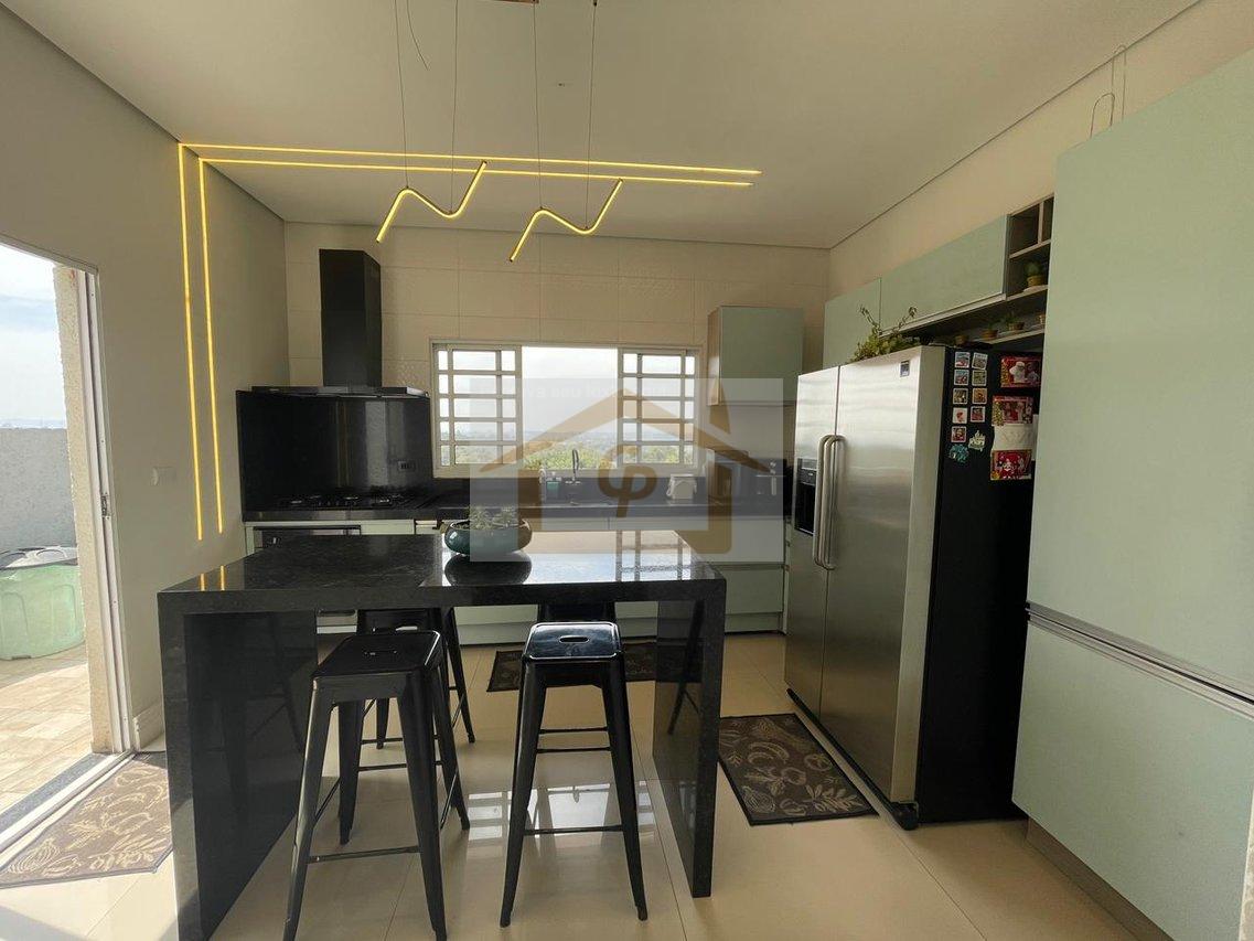 Excelente Aquisição, 3 suítes, 4 vagas, *Jacuzzi para 8 pessoas Estrada Carlos Antônio Pereira de Castro Cotia - 