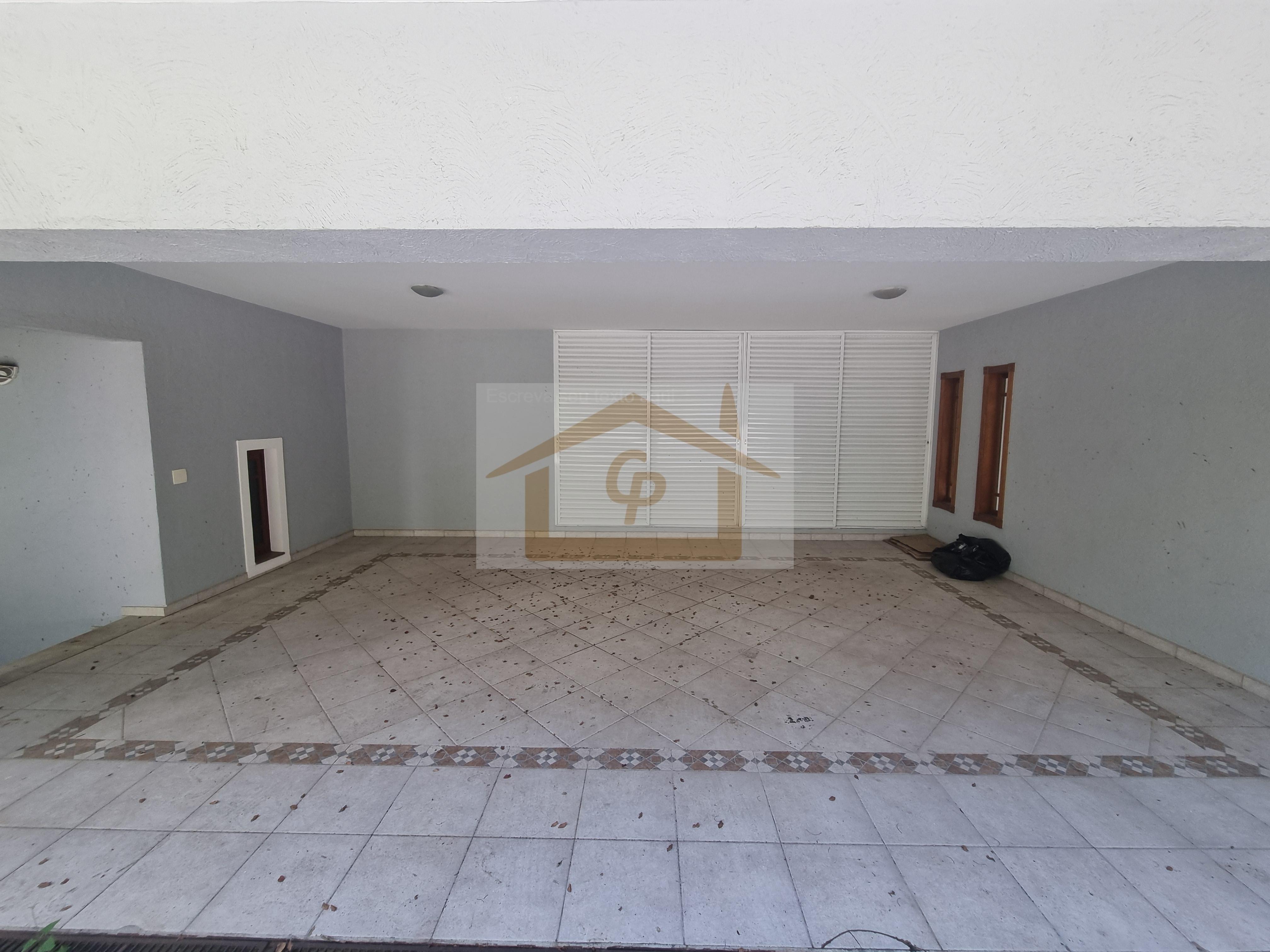 IMPEC&Aacute;VEL!  AO LADO DO SHOPPING GRANJA VIANA, 3 QUARTOS SENDO UM SUITE, 4 VAGAS Rua João de Barro Cotia - 