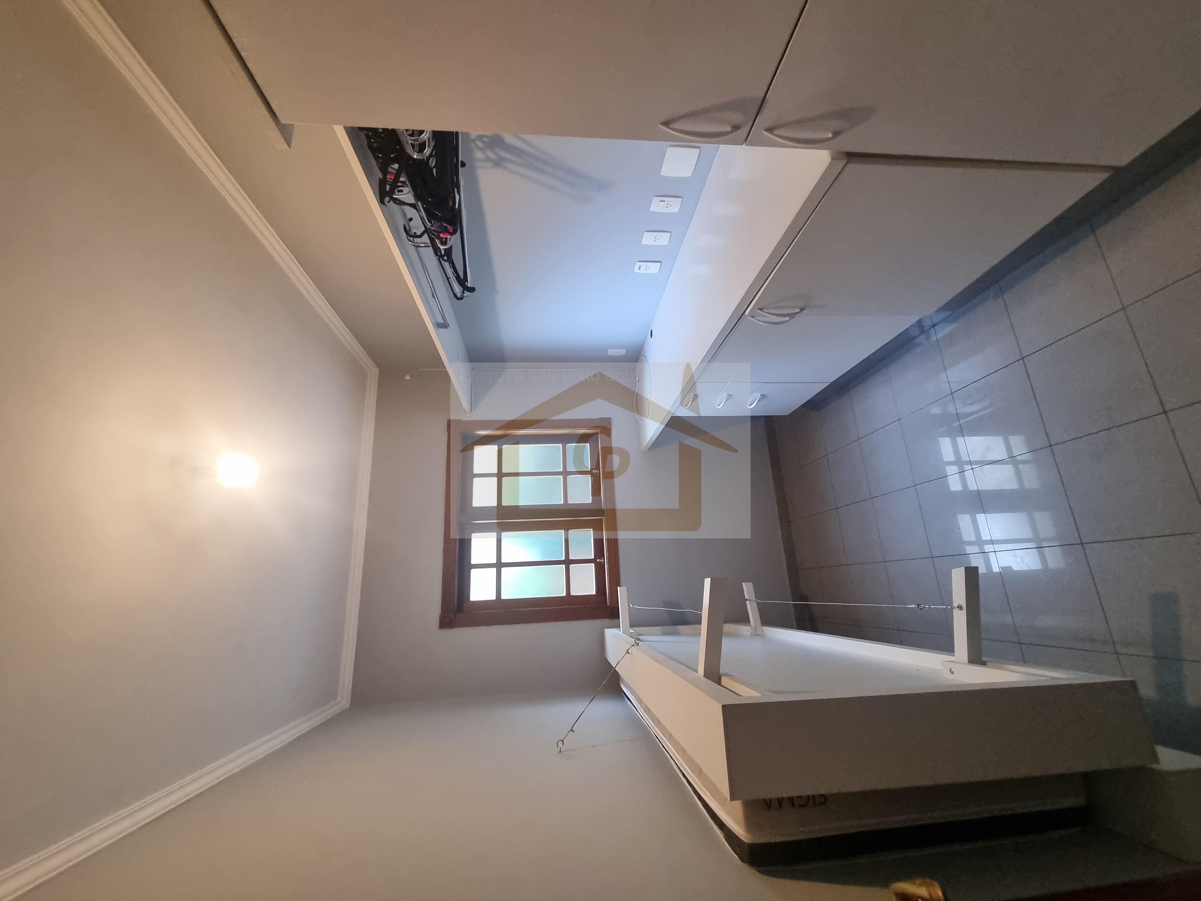 IMPEC&Aacute;VEL!  AO LADO DO SHOPPING GRANJA VIANA, 3 QUARTOS SENDO UM SUITE, 4 VAGAS Rua João de Barro Cotia - 