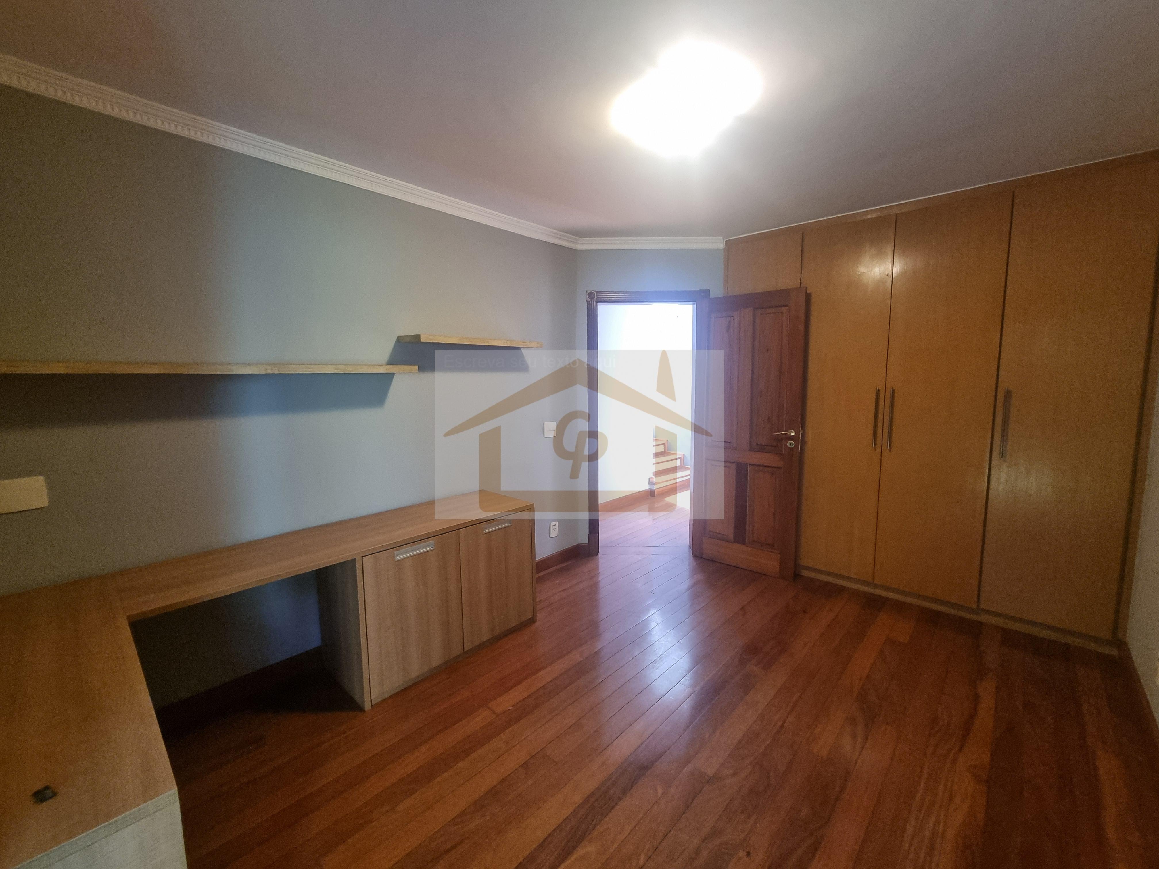 IMPEC&Aacute;VEL!  AO LADO DO SHOPPING GRANJA VIANA, 3 QUARTOS SENDO UM SUITE, 4 VAGAS Rua João de Barro Cotia - 