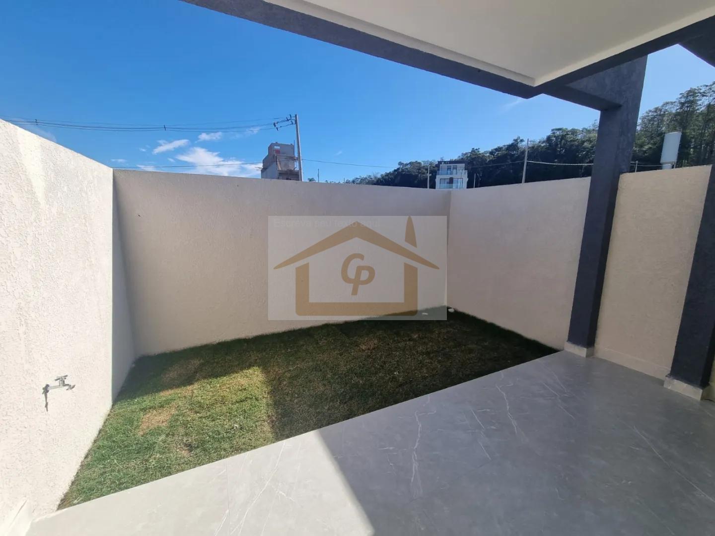 Casa com 3 quartos (um su&iacute;te), 3 vagas. Novidade na Granja Viana! Estrada da Boa Vista Cotia - 