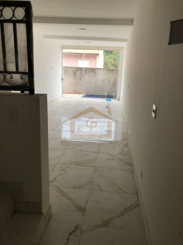 Segurança e praticidade, 206m2, 3 suítes, 4 vagas quintal com Jacuzzi!!! Rua Gagliari Cotia - 
