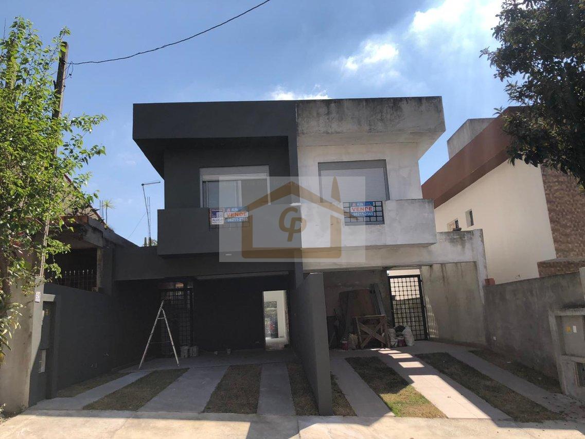 Segurança e praticidade, 206m2, 3 suítes, 4 vagas quintal com Jacuzzi!!! Rua Gagliari Cotia - 