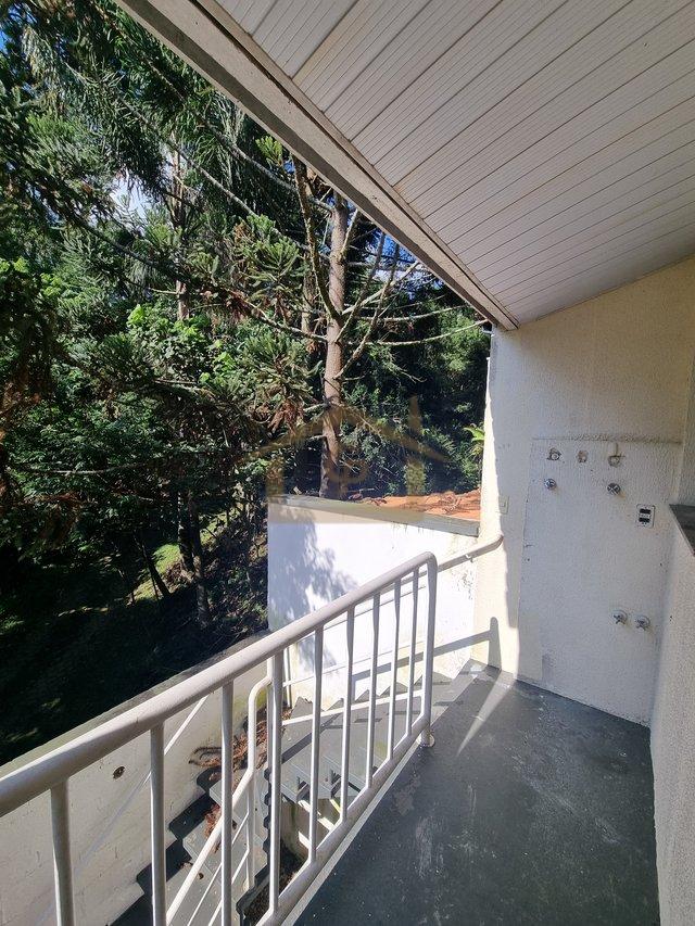 3 quartos sendo um suíte + uma sala no andar inferior Estrada do Capuava Cotia - 