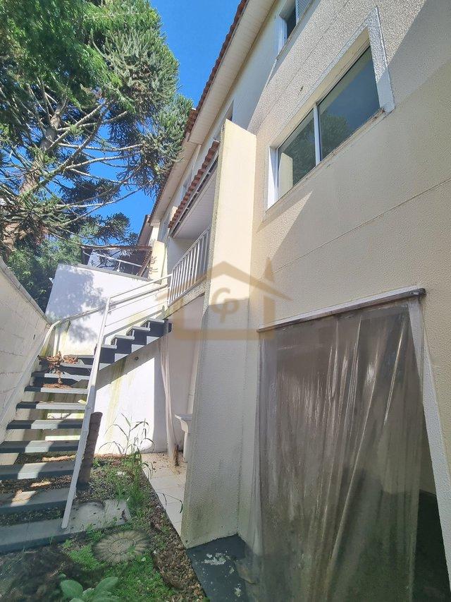 3 quartos sendo um suíte + uma sala no andar inferior Estrada do Capuava Cotia - 