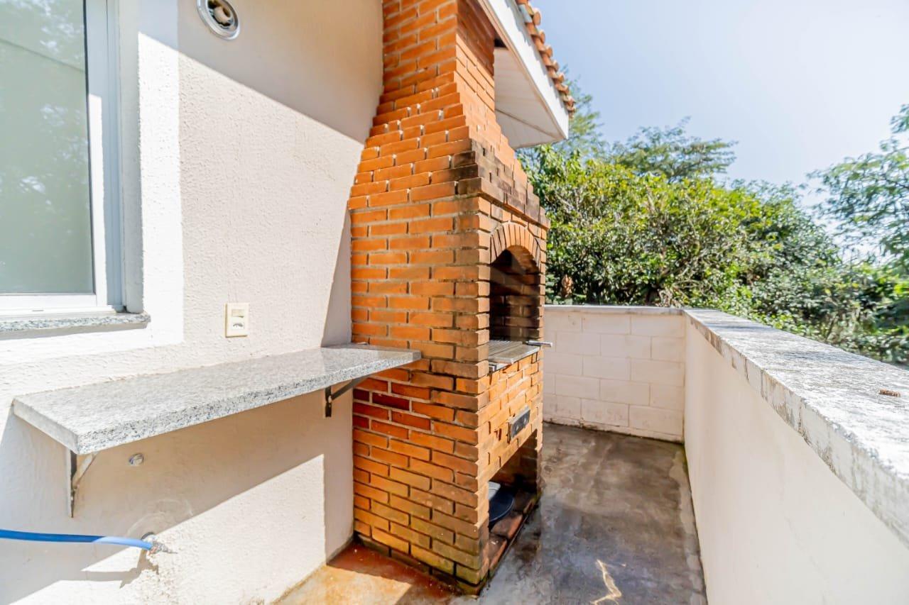 3 quartos sendo um suíte + uma sala no andar inferior Estrada do Capuava Cotia - 