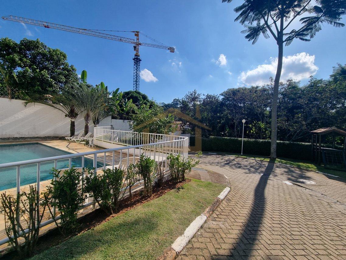 3 quartos sendo um suíte + uma sala no andar inferior Estrada do Capuava Cotia - 
