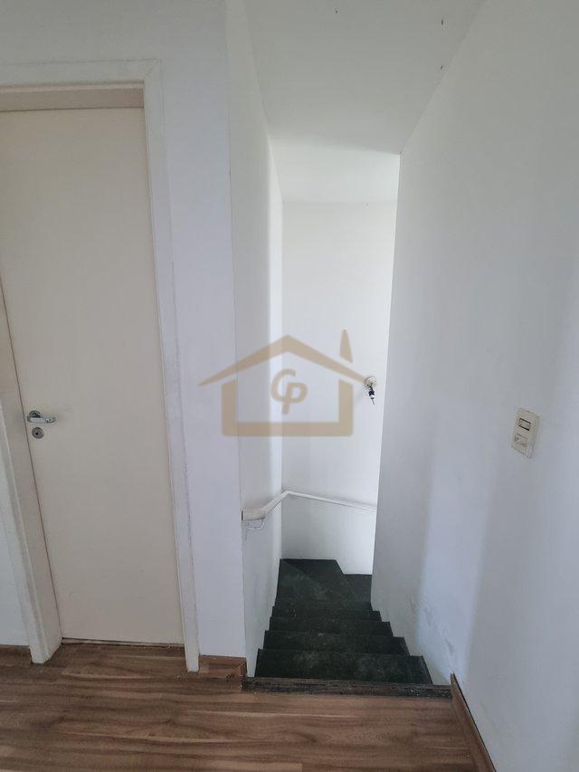 3 quartos sendo um suíte + uma sala no andar inferior Estrada do Capuava Cotia - 