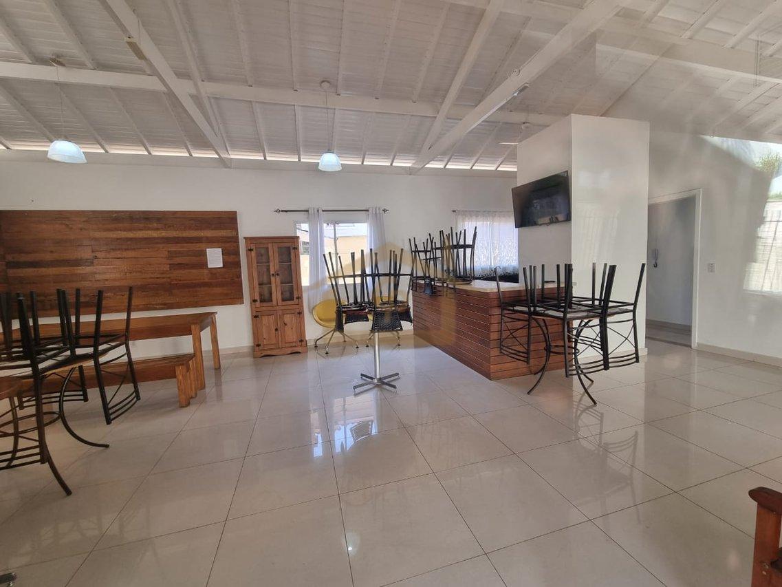 Bela área Gourmet 3 quartos sendo um suíte, forno de pizza, fogão e churrasqueira, 2 vagas Estrada do Capuava Cotia - 