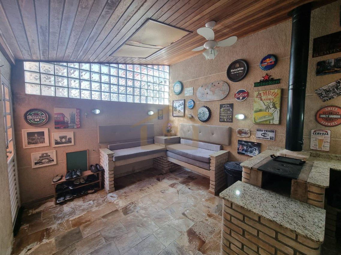 Bela área Gourmet 3 quartos sendo um suíte, forno de pizza, fogão e churrasqueira, 2 vagas Estrada do Capuava Cotia - 