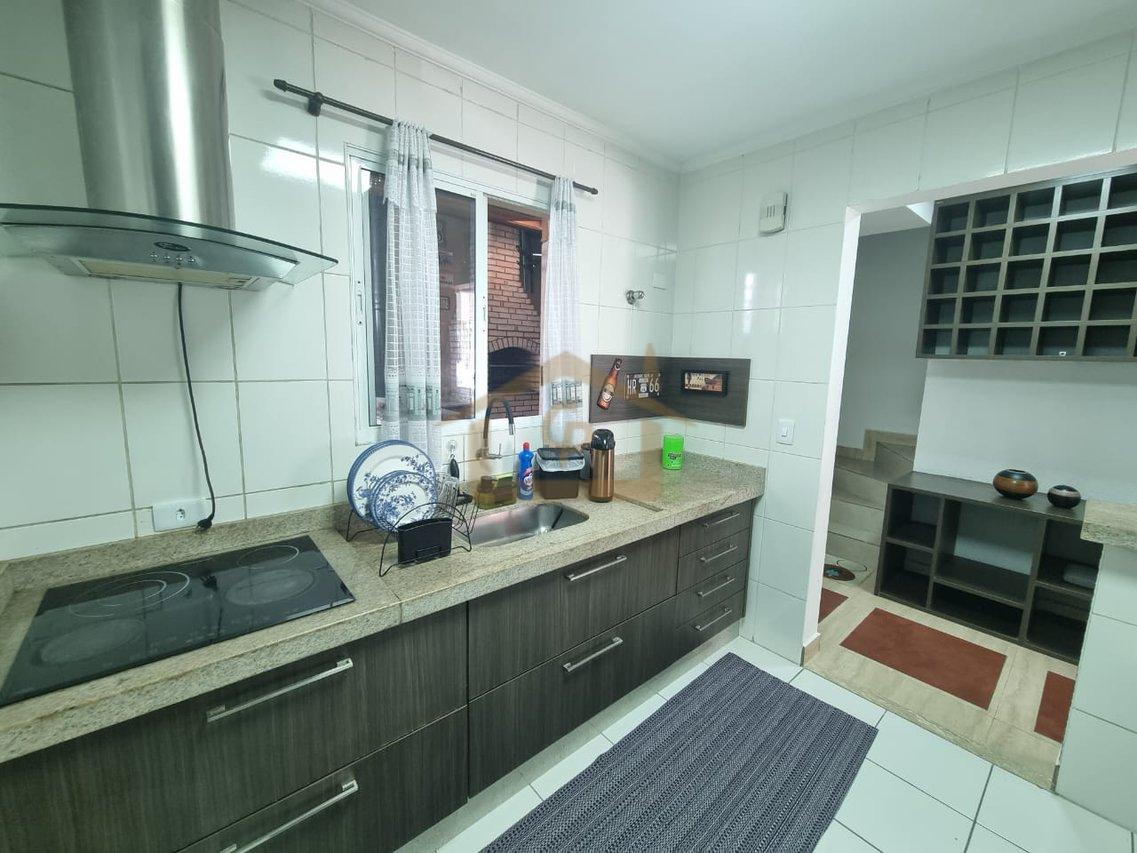 Bela área Gourmet 3 quartos sendo um suíte, forno de pizza, fogão e churrasqueira, 2 vagas Estrada do Capuava Cotia - 