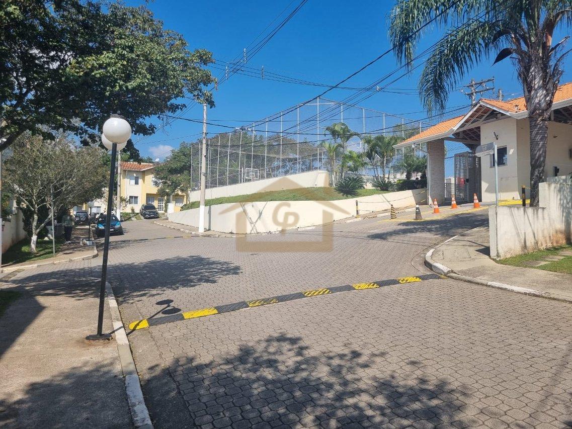 Bela área Gourmet 3 quartos sendo um suíte, forno de pizza, fogão e churrasqueira, 2 vagas Estrada do Capuava Cotia - 
