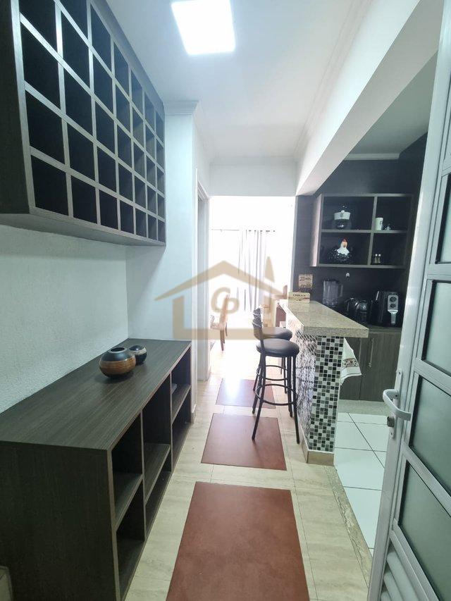 Bela área Gourmet 3 quartos sendo um suíte, forno de pizza, fogão e churrasqueira, 2 vagas Estrada do Capuava Cotia - 