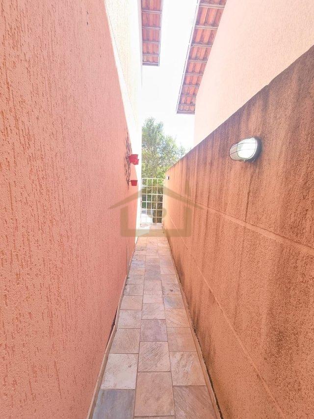 Bela área Gourmet 3 quartos sendo um suíte, forno de pizza, fogão e churrasqueira, 2 vagas Estrada do Capuava Cotia - 