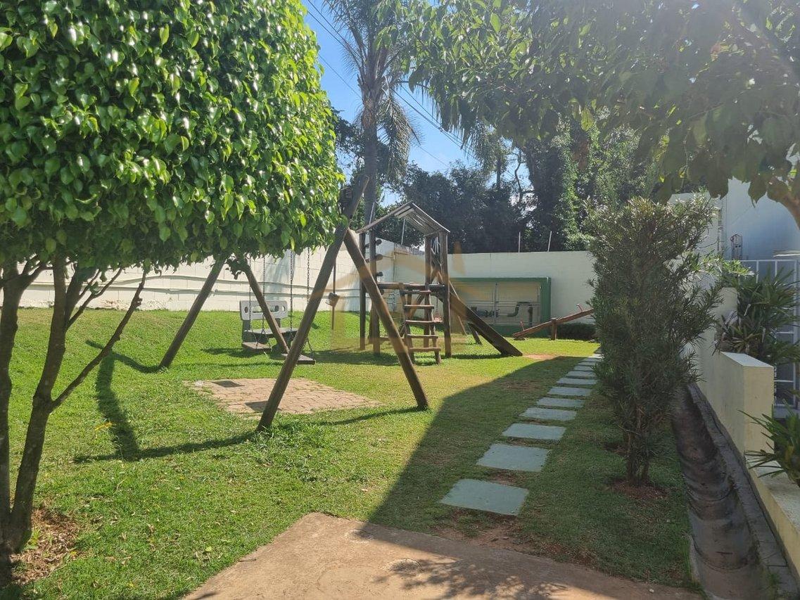 Bela área Gourmet 3 quartos sendo um suíte, forno de pizza, fogão e churrasqueira, 2 vagas Estrada do Capuava Cotia - 