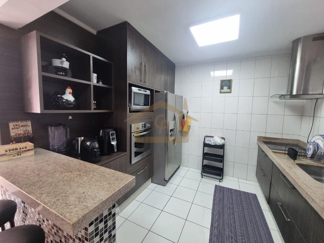 Bela área Gourmet 3 quartos sendo um suíte, forno de pizza, fogão e churrasqueira, 2 vagas Estrada do Capuava Cotia - 