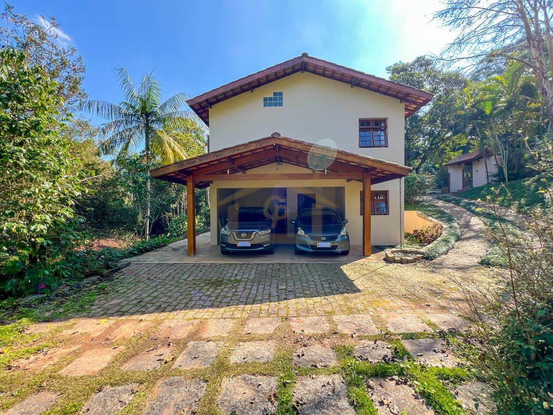 Residencial com mata Atlântica predominante, são 3 quartos sendo um suíte, 5 vagas Estrada do Lutero Cotia - 
