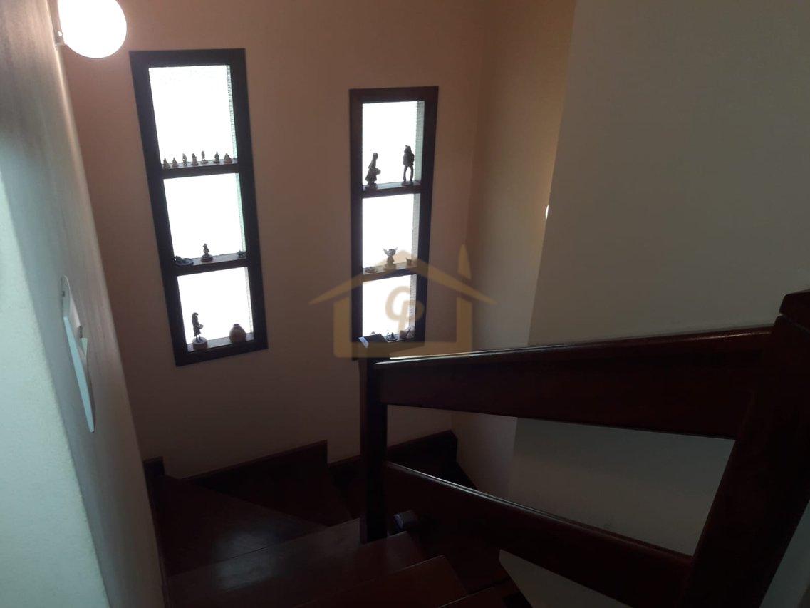 Residencial com mata Atlântica predominante, são 3 quartos sendo um suíte, 5 vagas Estrada do Lutero Cotia - 