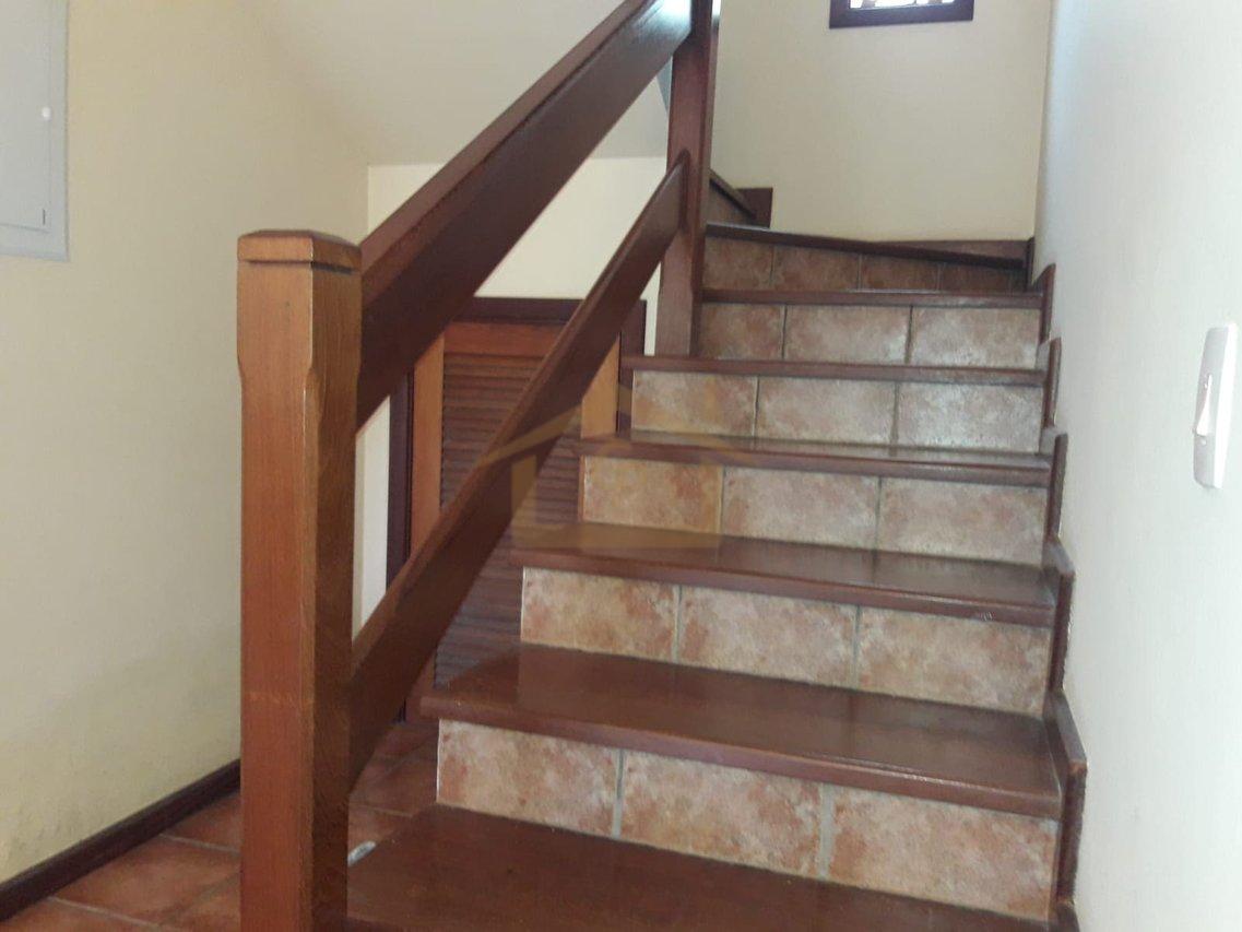 Residencial com mata Atlântica predominante, são 3 quartos sendo um suíte, 5 vagas Estrada do Lutero Cotia - 
