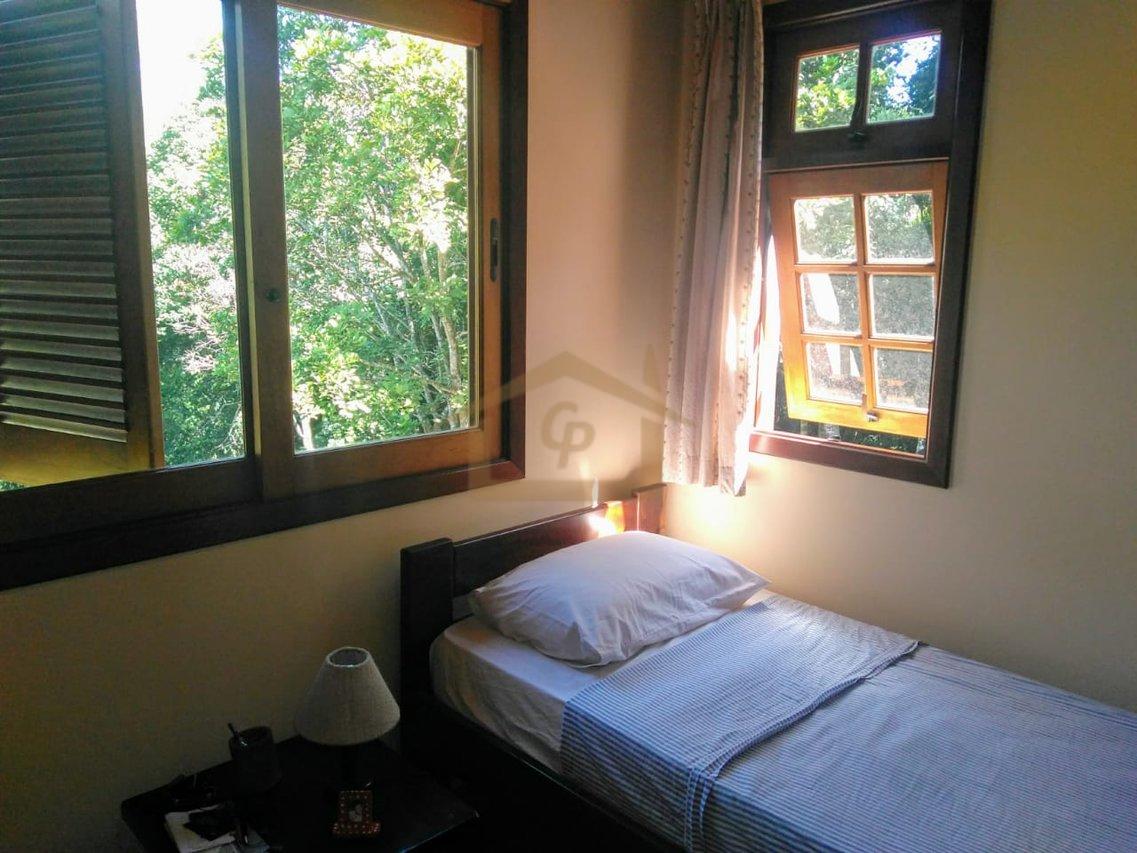 Residencial com mata Atlântica predominante, são 3 quartos sendo um suíte, 5 vagas Estrada do Lutero Cotia - 
