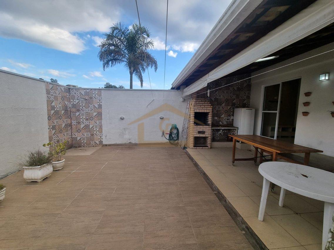 Iluminação embutida! Natureza!!! 3 quartos, 2 vagas Rua Guarujá Cotia - 