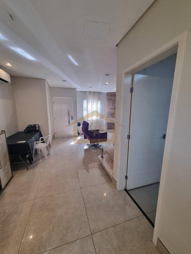 Casa com piscina, 3 quartos sendo um suíte, 2 vagas Estrada do Capuava Cotia - 
