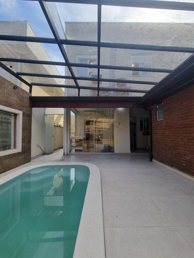 Casa com piscina, 3 quartos sendo um suíte, 2 vagas Estrada do Capuava Cotia - 