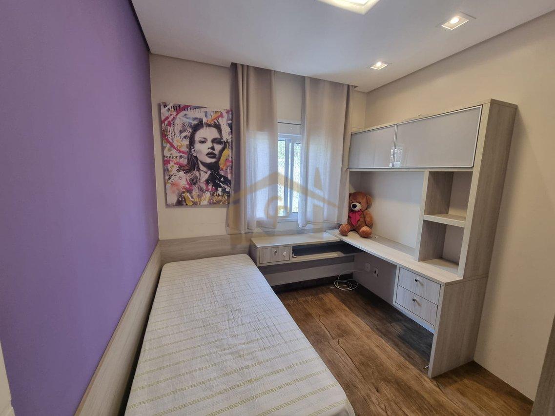 Casa com piscina, 3 quartos sendo um suíte, 2 vagas Estrada do Capuava Cotia - 