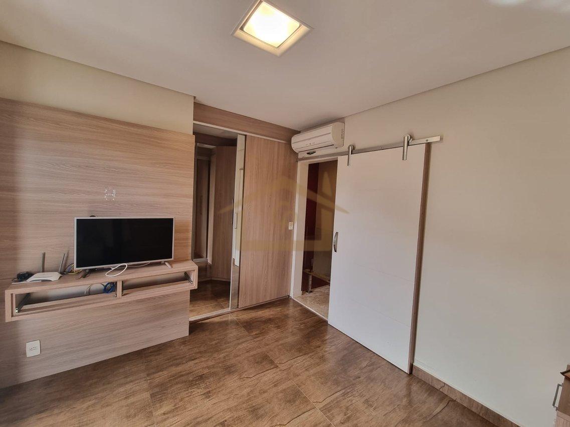 Casa com piscina, 3 quartos sendo um suíte, 2 vagas Estrada do Capuava Cotia - 
