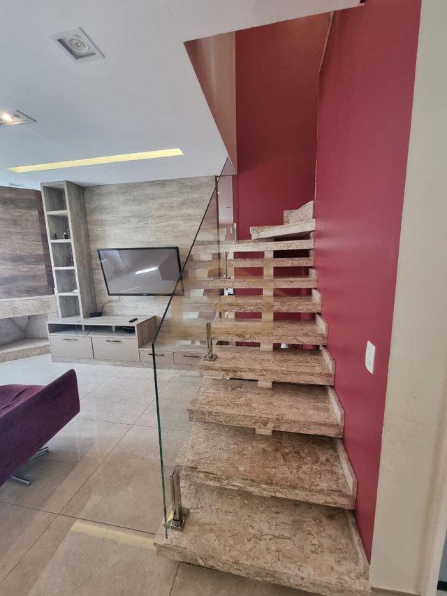 Casa com piscina, 3 quartos sendo um suíte, 2 vagas Estrada do Capuava Cotia - 