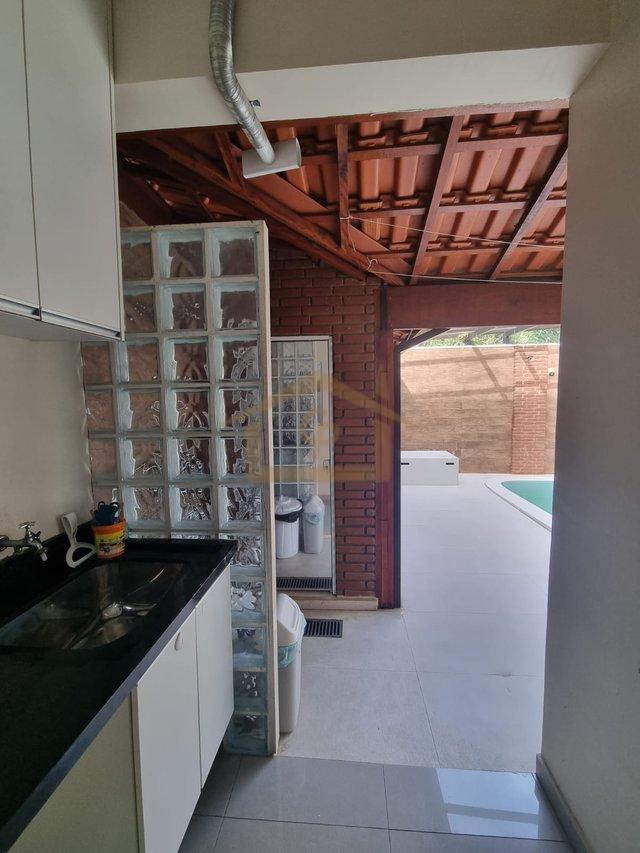 Casa com piscina, 3 quartos sendo um suíte, 2 vagas Estrada do Capuava Cotia - 