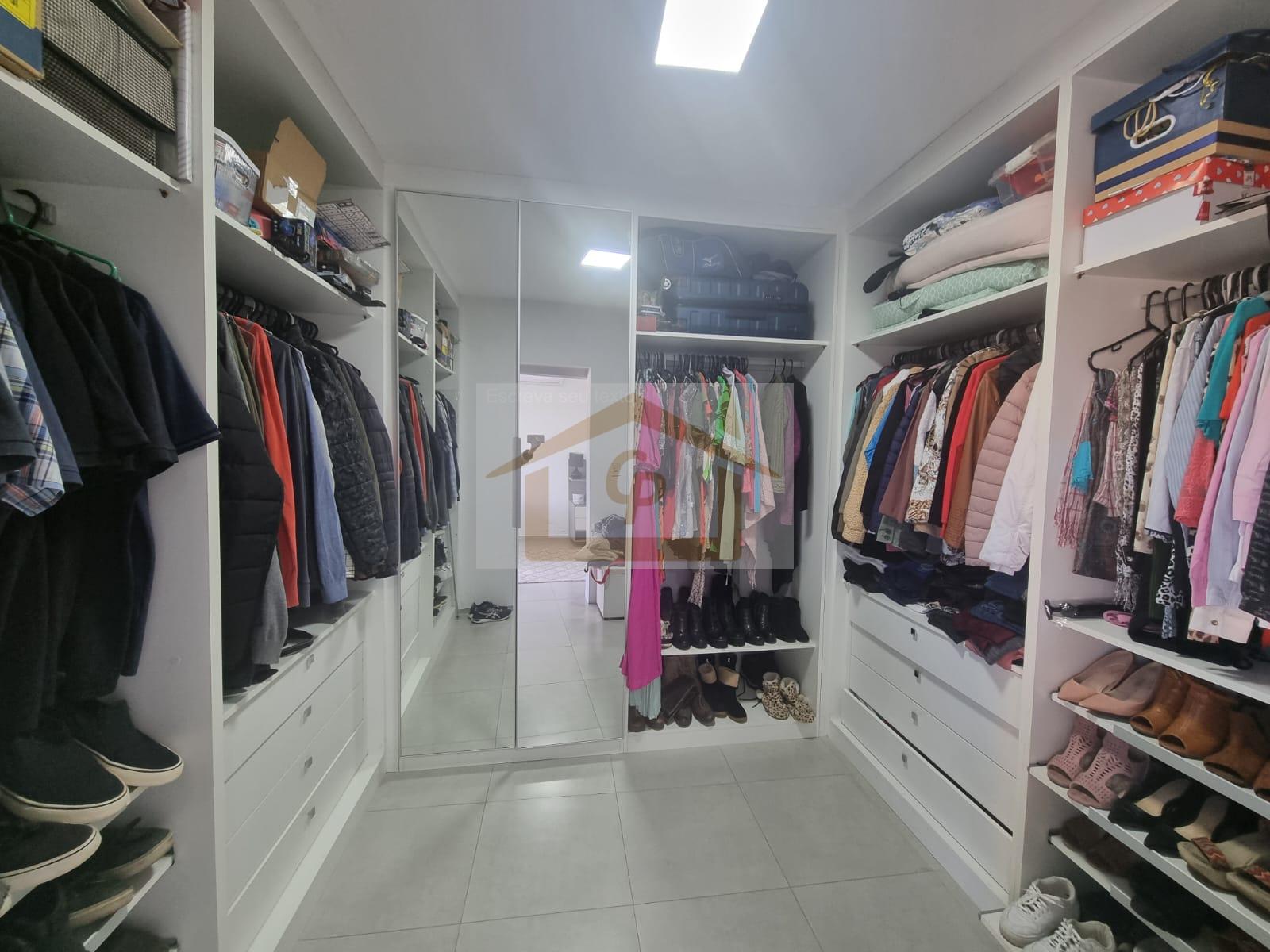 Casa, 3 quartos, 214 m² - Foto 4