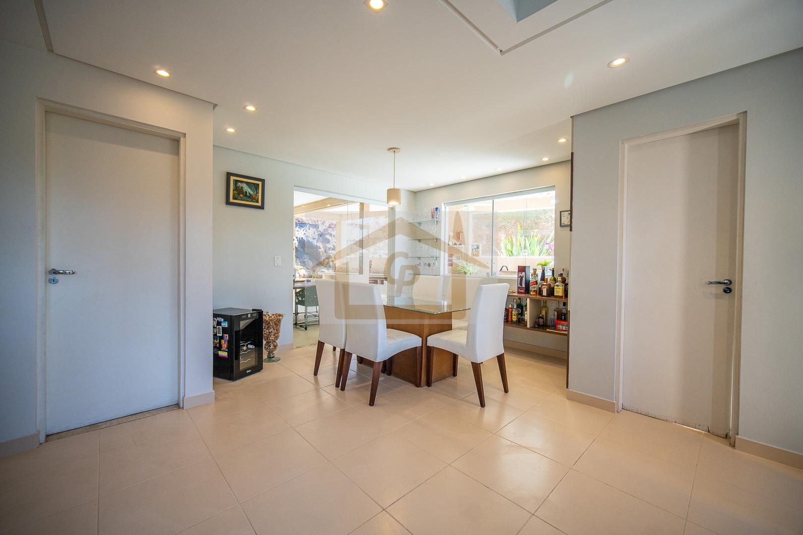 Casa, 4 quartos, 250 m² - Foto 4