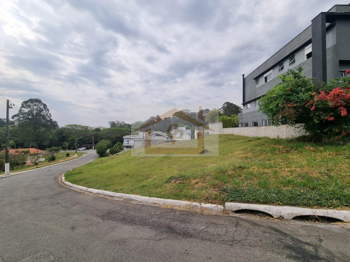 Residencial faz encontro com o parque Cemucam!!!  Terreno com 901 metros Estrada Municipal do Embu Cotia - 