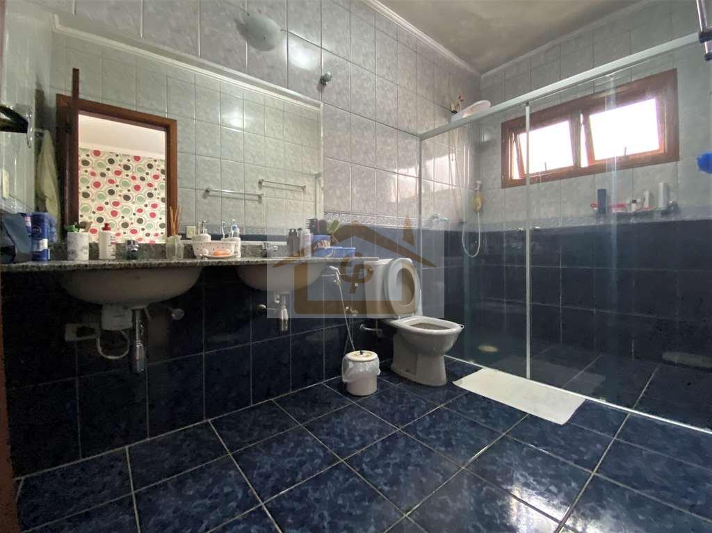 3 dorms / 1 suíte. Ótima casa, lareira, piscina e gourmet! Avenida José Giorgi Cotia - 