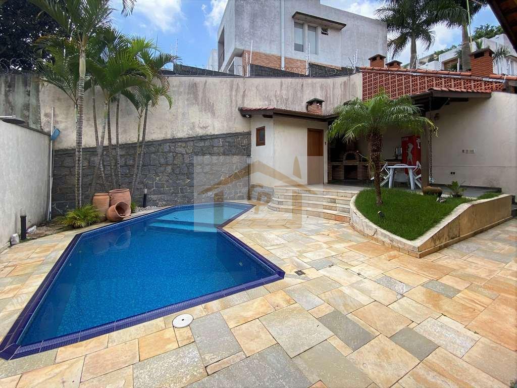 3 dorms / 1 suíte. Ótima casa, lareira, piscina e gourmet! Avenida José Giorgi Cotia - 