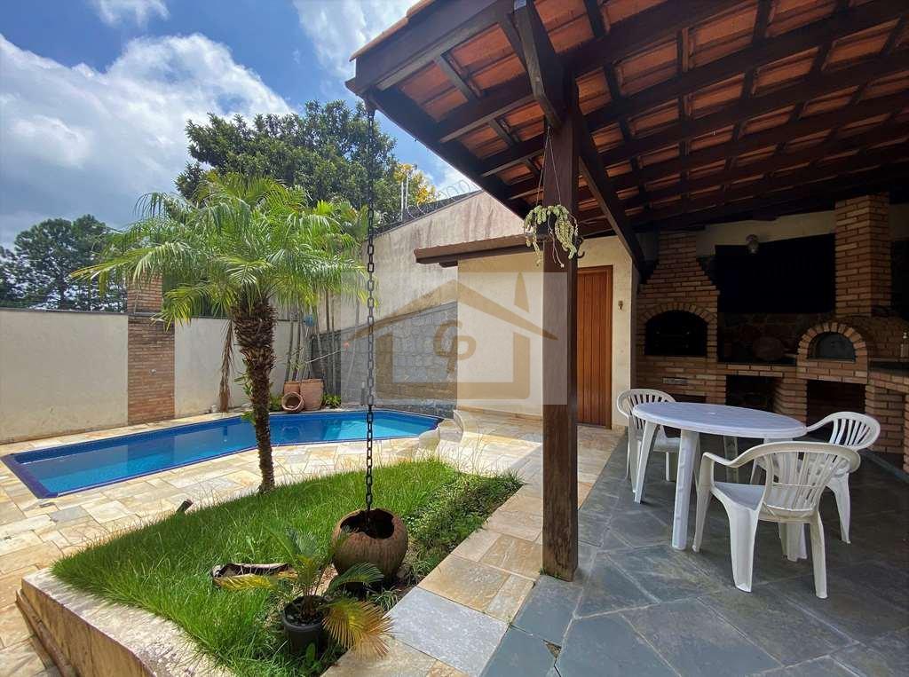 3 dorms / 1 suíte. Ótima casa, lareira, piscina e gourmet! Avenida José Giorgi Cotia - 