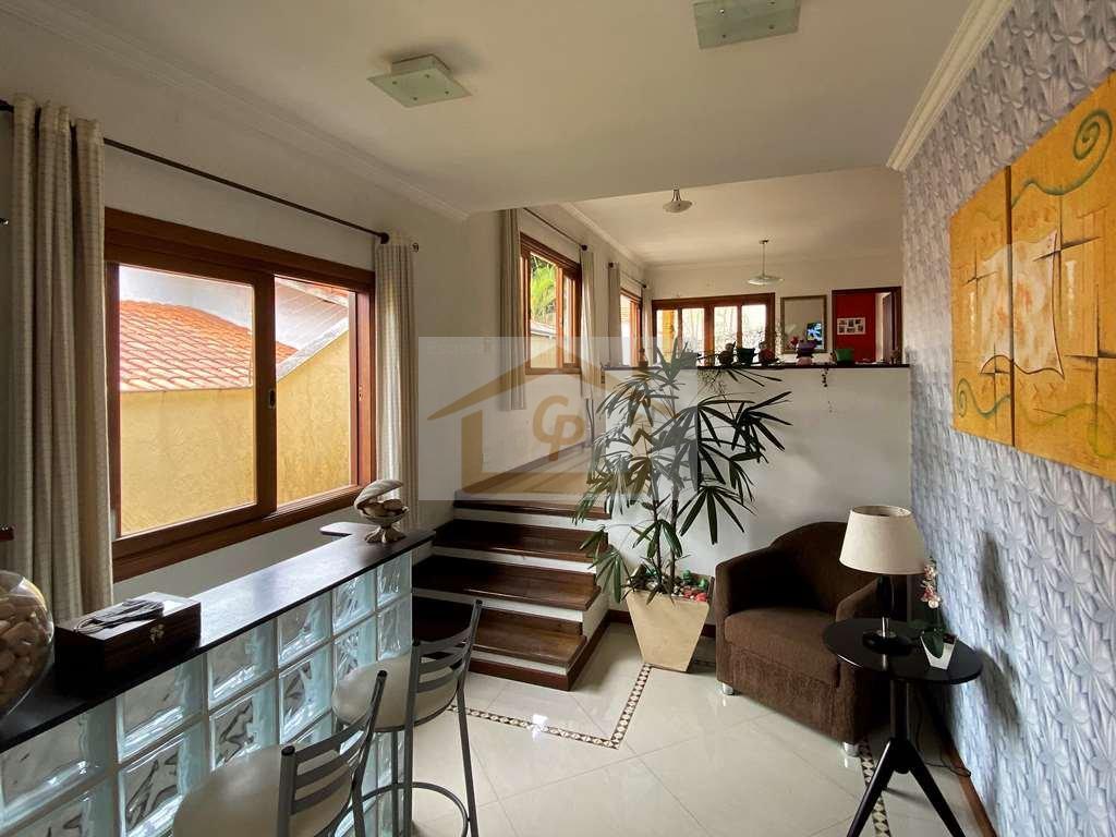 3 dorms / 1 suíte. Ótima casa, lareira, piscina e gourmet! Avenida José Giorgi Cotia - 