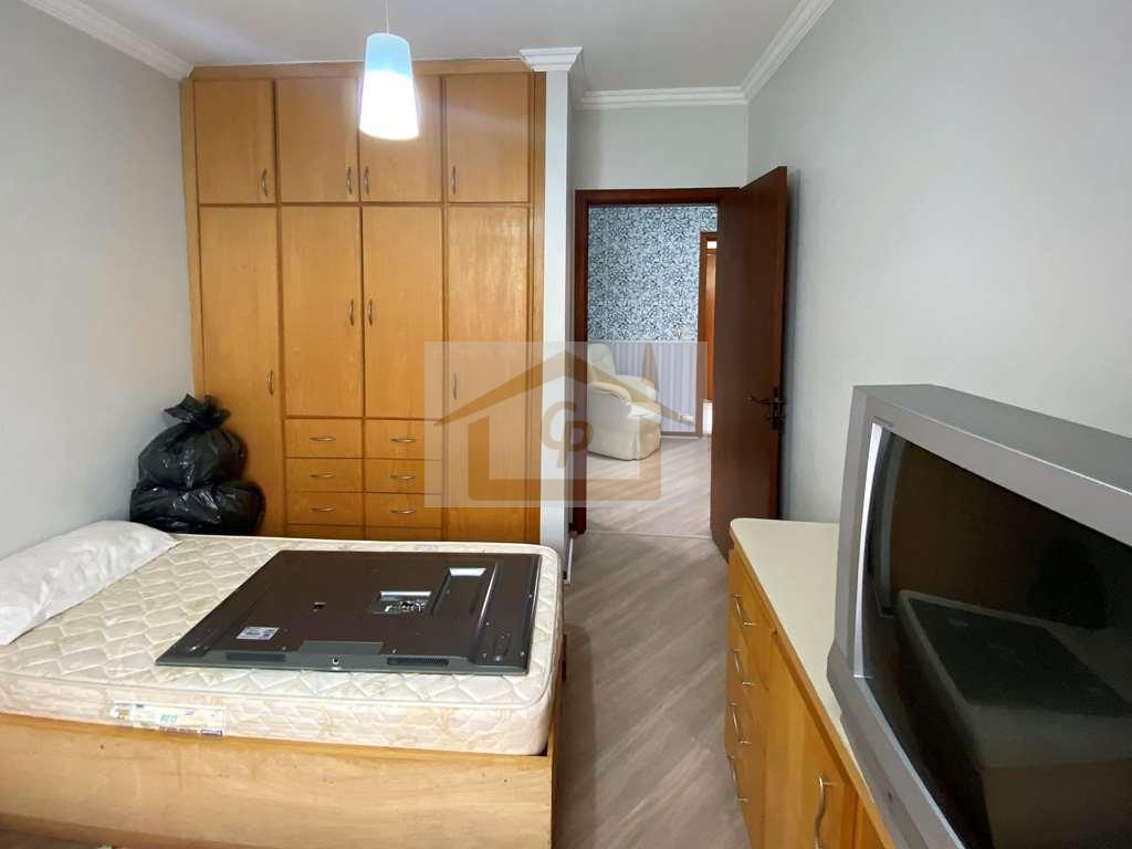 3 dorms / 1 suíte. Ótima casa, lareira, piscina e gourmet! Avenida José Giorgi Cotia - 