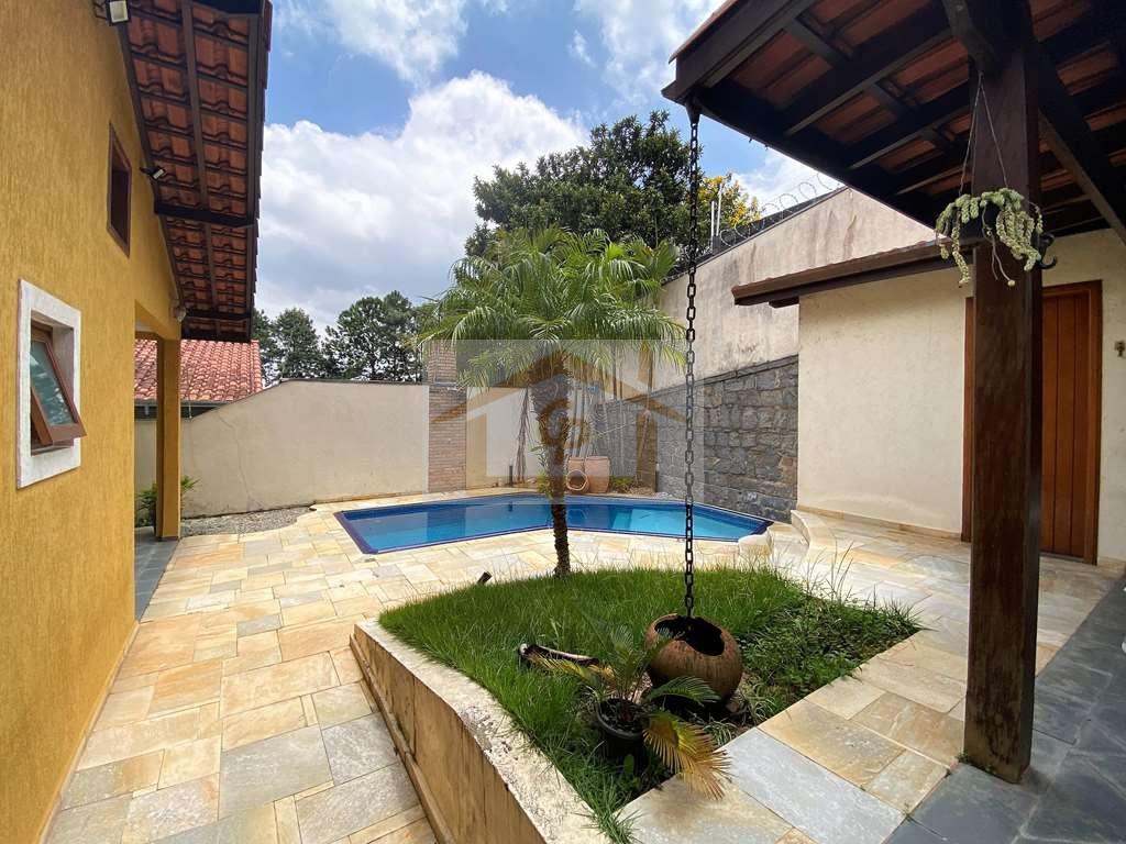 3 dorms / 1 suíte. Ótima casa, lareira, piscina e gourmet! Avenida José Giorgi Cotia - 