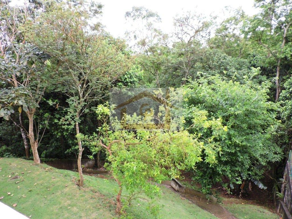 Casa descolada! Na melhor localização do condomínio, muito verde! 4 quartos (1 suíte) Rua Grande Otelo Embu das Artes - 