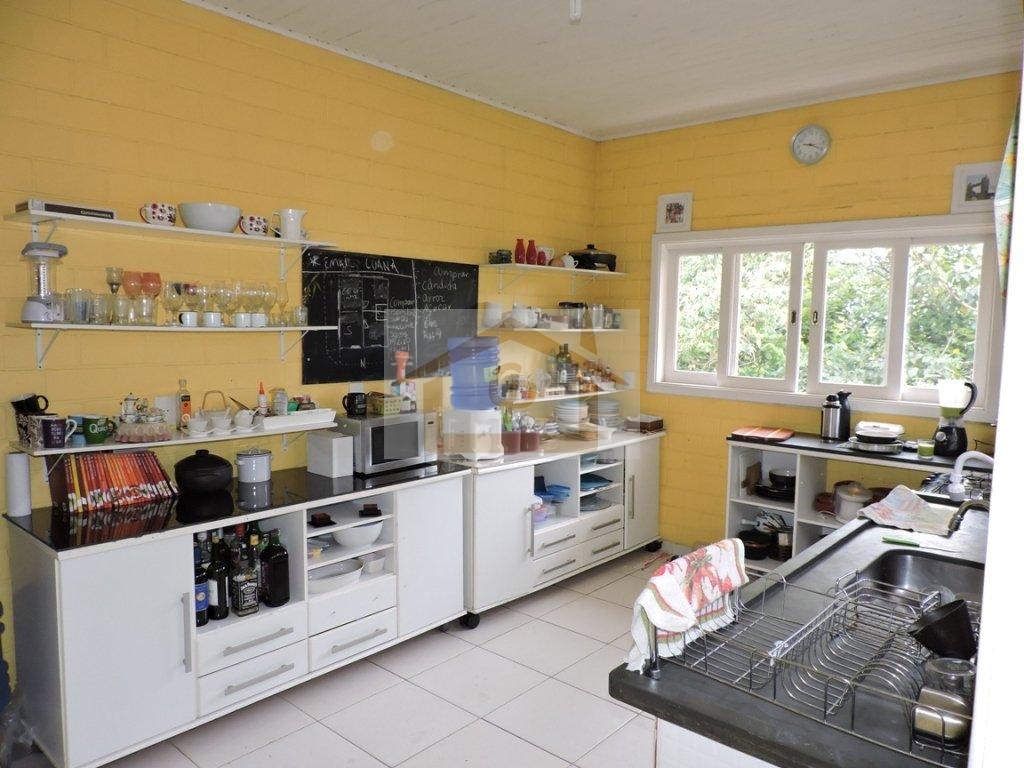 Casa descolada! Na melhor localização do condomínio, muito verde! 4 quartos (1 suíte) Rua Grande Otelo Embu das Artes - 