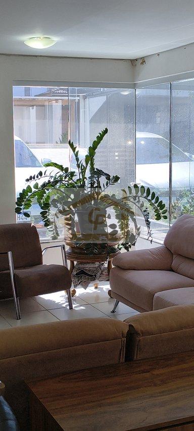 Semi Térrea, 3 quartos + 2 quartos multifuncional e banheiro (andar inferior), canil * Estrada Carlos Antônio Pereira de Castro Cotia - 