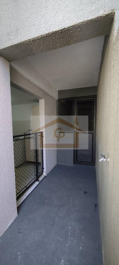 Semi Térrea, 3 quartos + 2 quartos multifuncional e banheiro (andar inferior), canil * Estrada Carlos Antônio Pereira de Castro Cotia - 