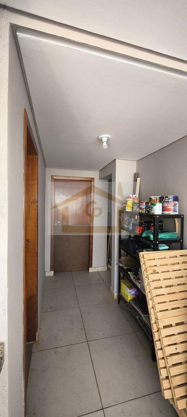 Semi Térrea, 3 quartos + 2 quartos multifuncional e banheiro (andar inferior), canil * Estrada Carlos Antônio Pereira de Castro Cotia - 