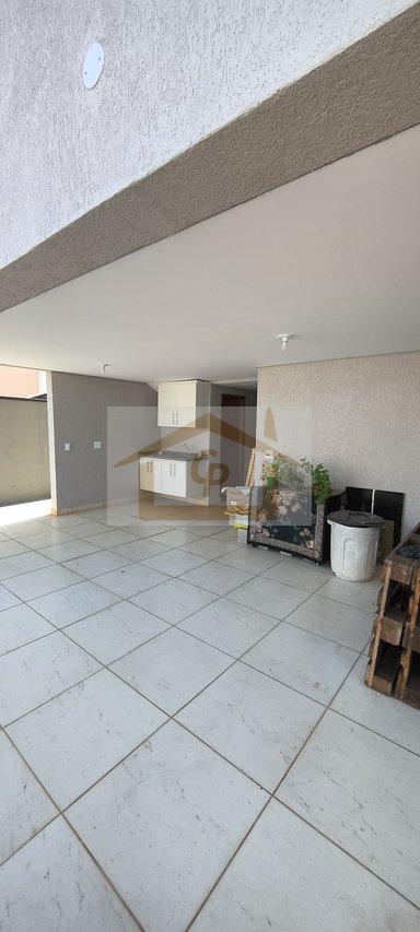 Semi Térrea, 3 quartos + 2 quartos multifuncional e banheiro (andar inferior), canil * Estrada Carlos Antônio Pereira de Castro Cotia - 